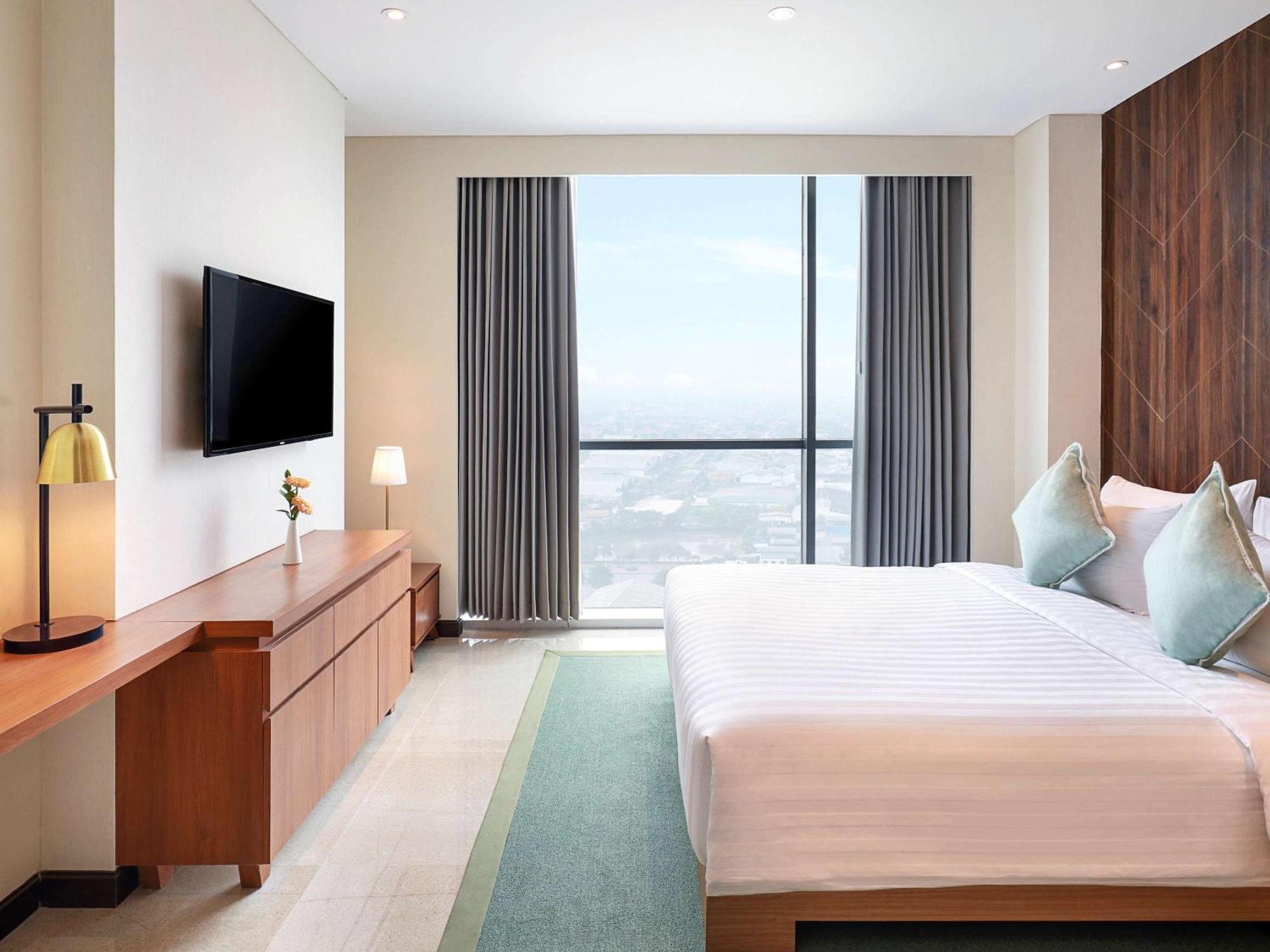 Novotel Samator Timur Hotel 4*